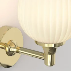 Liberty vägglampa IP44 mässing