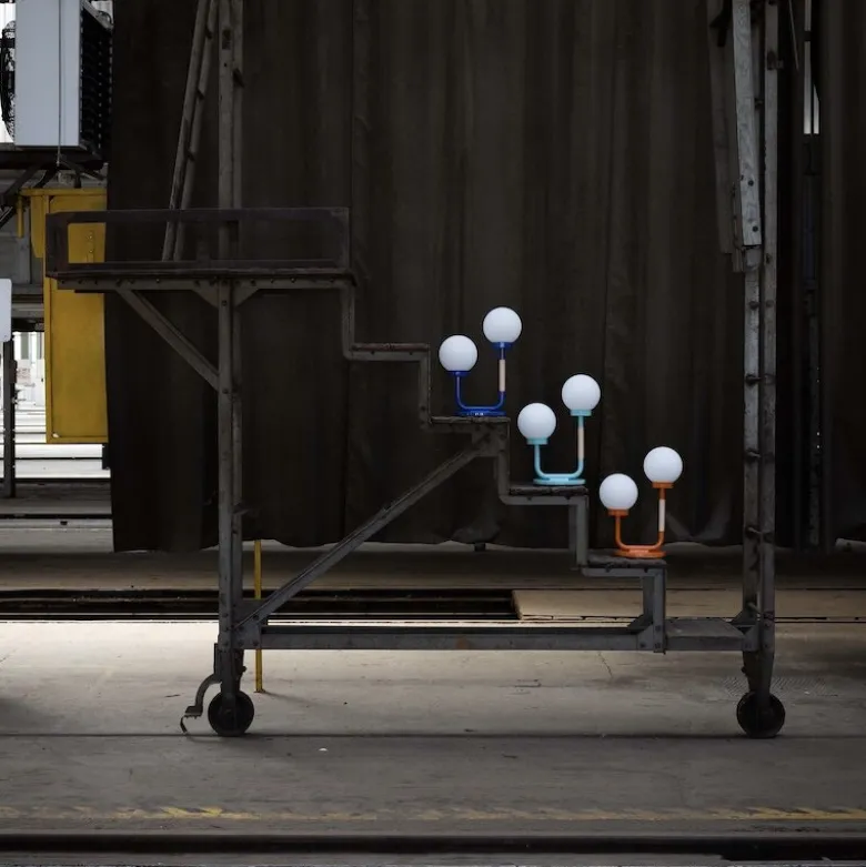 Little Darling bordslampa Electric Blue