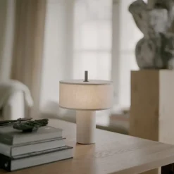 Margin portable bordslampa beige