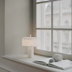 Margin portable bordslampa white
