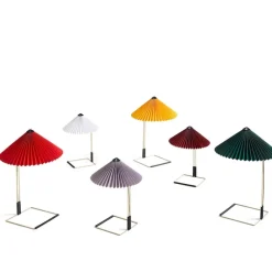 Matin 300 bordslampa bright red/brass