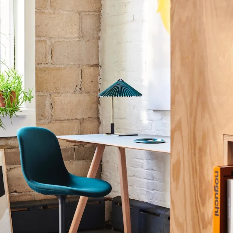 Matin 300 bordslampa green/brass