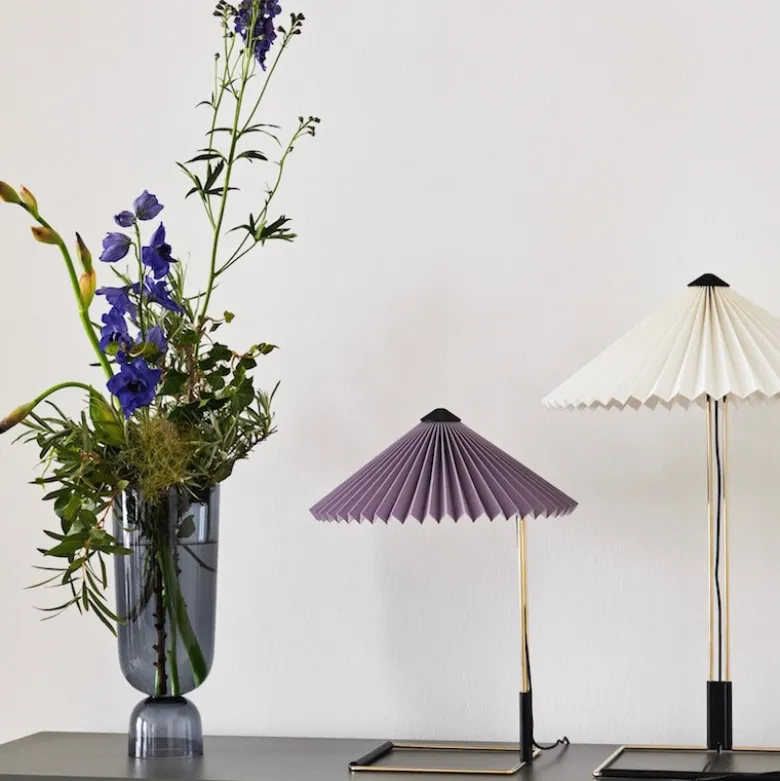 Matin 300 bordslampa lavender/brass