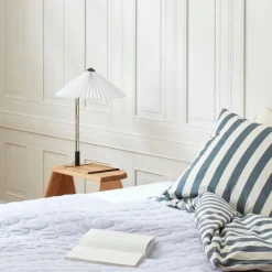 Matin 380 bordslampa white/brass