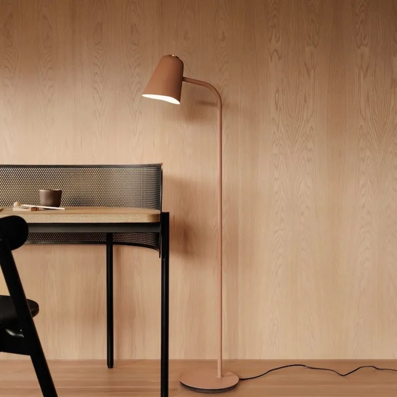 Me dim golvlampa varm beige