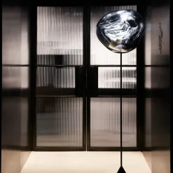 Melt Cone Slim golvlampa silver