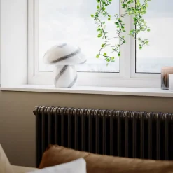 Mira mushroom bordslampa vit/svart