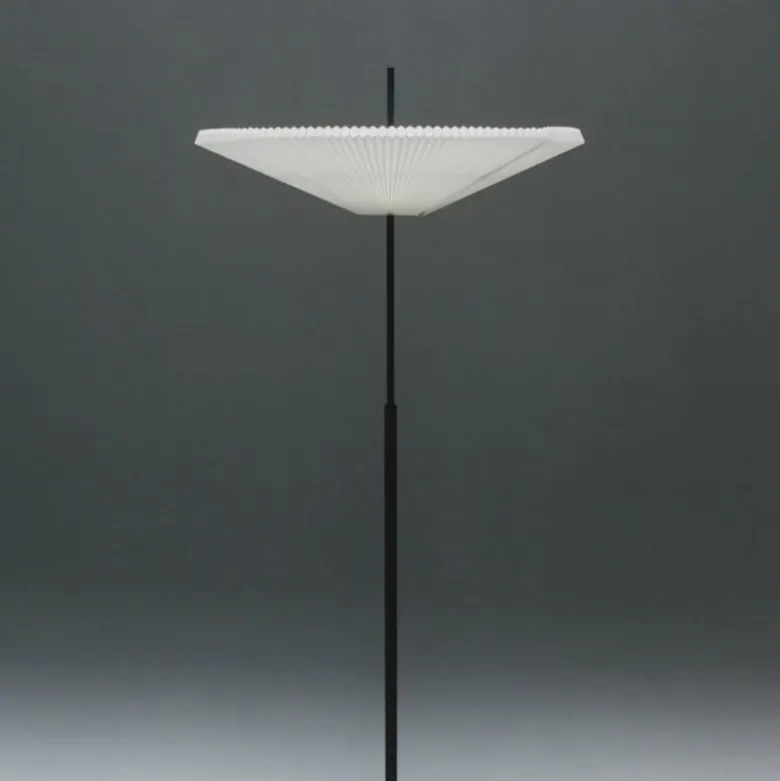 Nebra golvlampa vit
