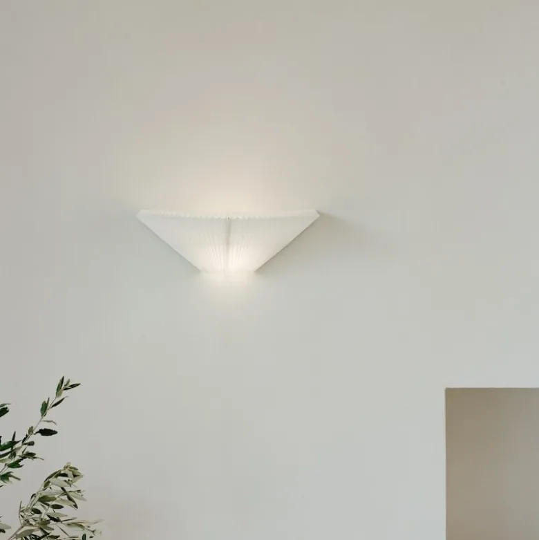 Nebra vägglampa vit