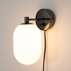 Noor Vägglampa Kromsvart/Vit