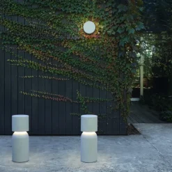 Nui A outdoor golvlampa betong