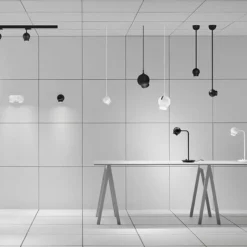 Ogle mini bordslampa vit