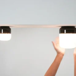 Ohm 100/110 bastu tak-/vägglampa IP44 G9 svart/matt opal
