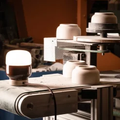 Ohm 100/130 bordslampa med dimmer G9 brun/matt opal