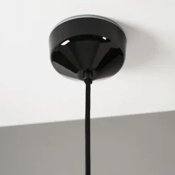 Ohm 100/215 taklampa IP44 E27 svart/matt opal