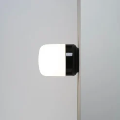 Ohm 140/170 tak-/vägglampa IP44 E27 svart/matt opal