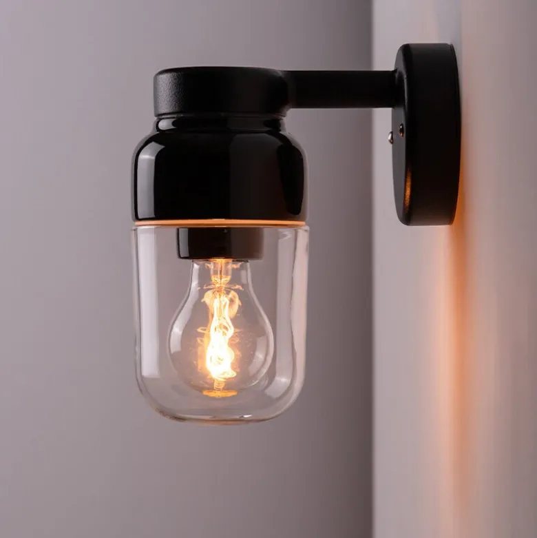 Ohm 100/210 vägglampa IP44 E27 svart/klarglas