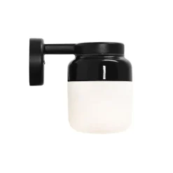Ohm 140/205 vägglampa IP44 E27 svart/matt opal