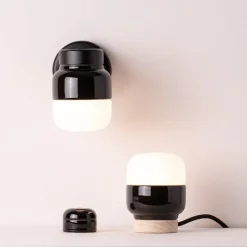 Ohm 100/150 vägglampa IP44 G9 svart/matt opal