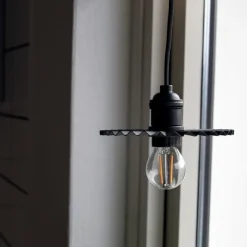 Omega 15 taklampa svart