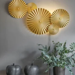 Omega vägglampa guld