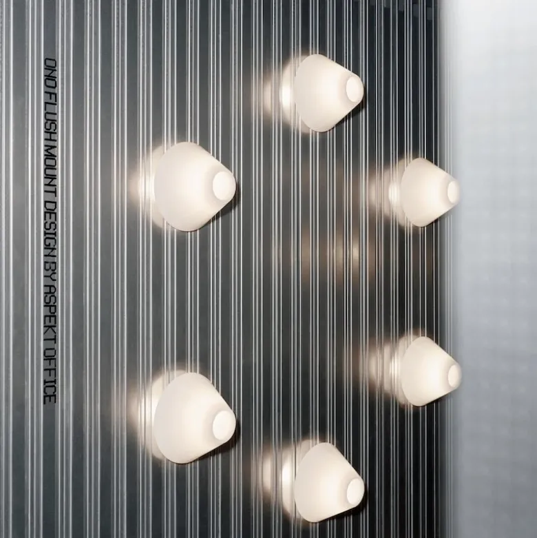 Ono 200 flush mount tak/vägglampa white opal acrylic