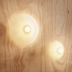 Ono 200 flush mount tak/vägglampa white opal acrylic