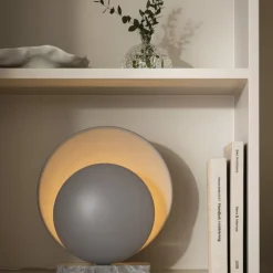 Orbit bordslampa grå