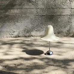 Pantop portabel bordslampa cream white