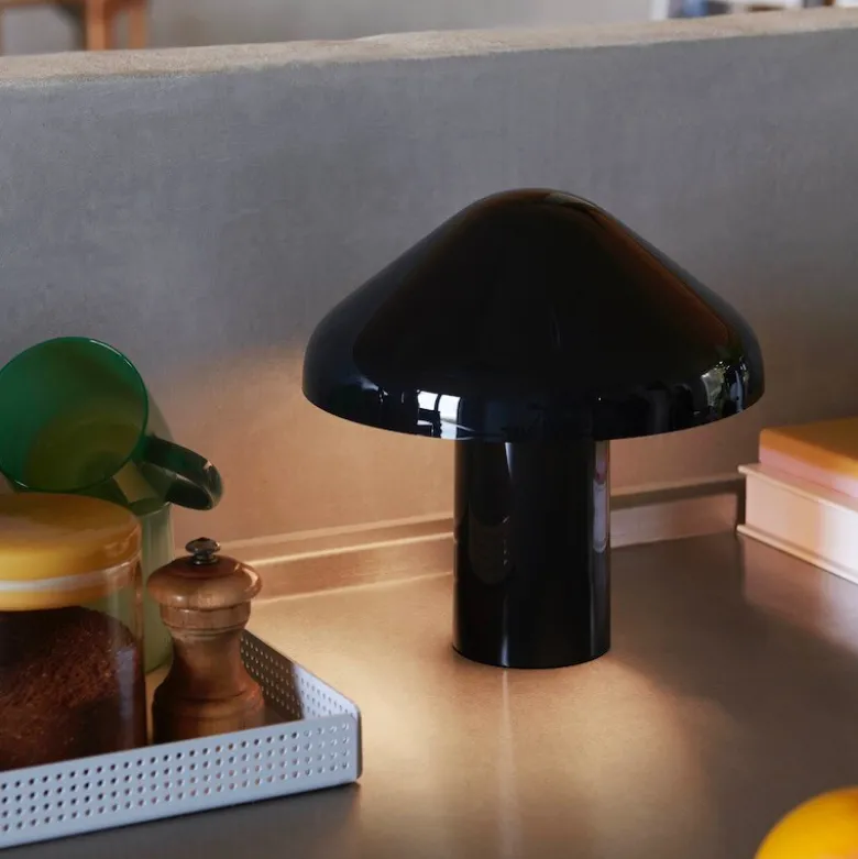 Pao portable bordslampa svart