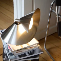 Peel bordslampa brushed stainless steel