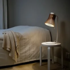 Petite 4620 bordslampa valnöt