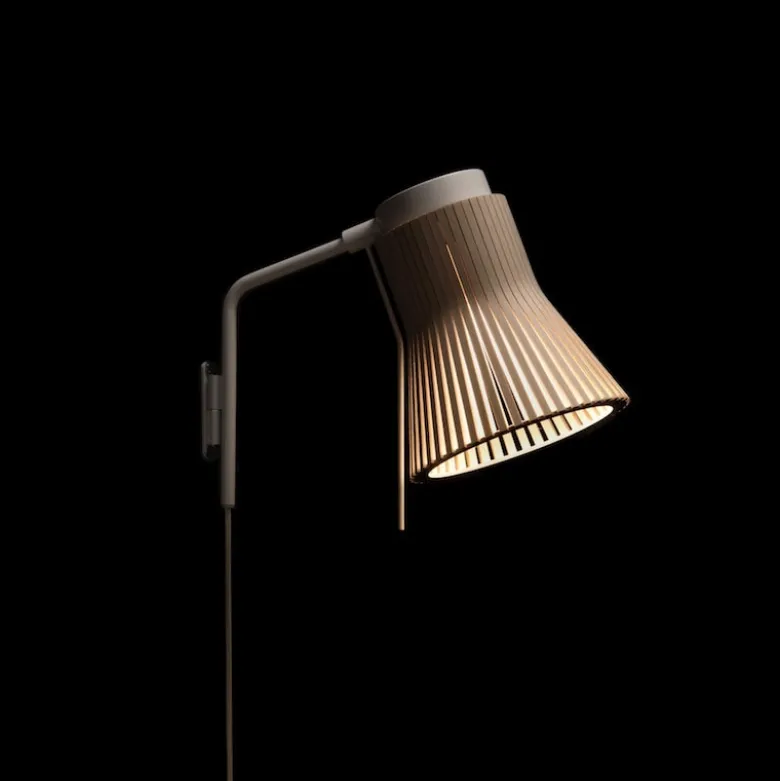 Petite 4630 vägglampa valnöt