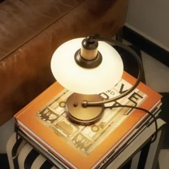 PH 2/2 Luna bordslampa aged brass/opal