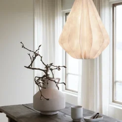 Pinecone taklampa vit