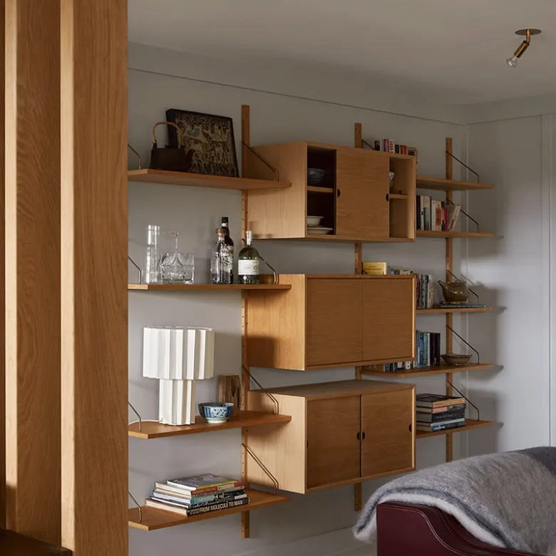 Plissé bordslampa vit textil