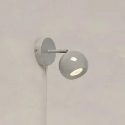 Pop vägglampa grå
