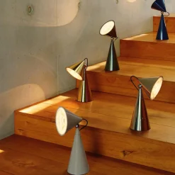Pose portabel bordslampa guld