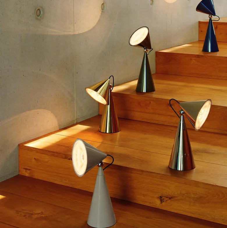 Pose portabel bordslampa guld