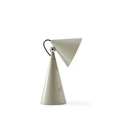 Pose portabel bordslampa putty