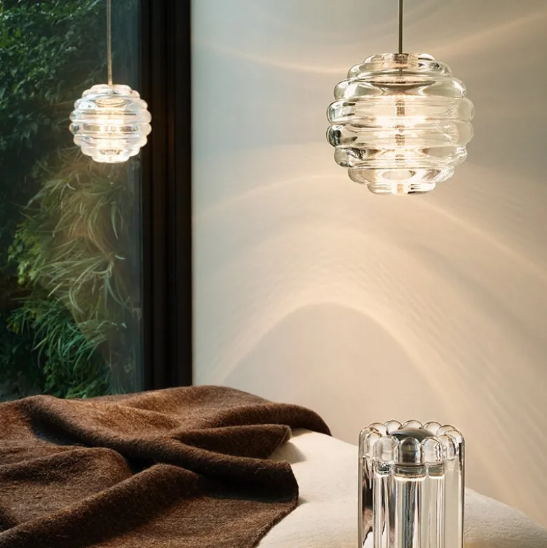 Press Mini Sphere taklampa klar