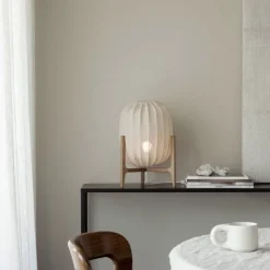 Prisma bordslampa ek/natur