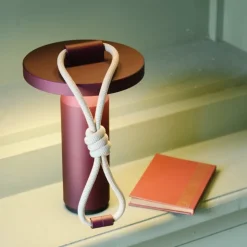 Quasar portabel bordslampa lila