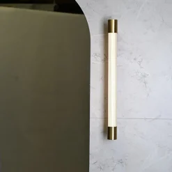 Ray medium vägglampa IP44 borstad mässing