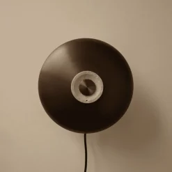 Reverse vägglampa med kabel Sand Travertine/bronzed aluminium