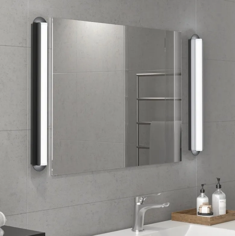 Royale L60 vägglampa IP44