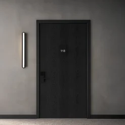 Royale Plain vägglampa 800mm mattsvart IP44