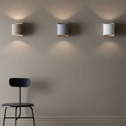 Sinne Vägglampa Sandstruktur/mässing