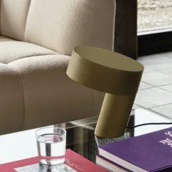 Slant bordslampa kakigrön