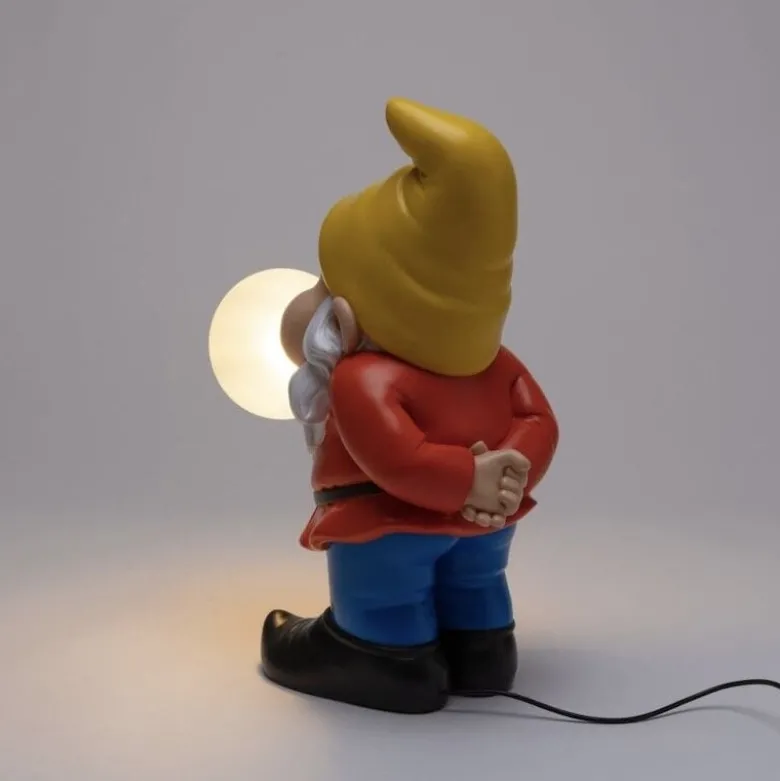 Snooping gummy lamp